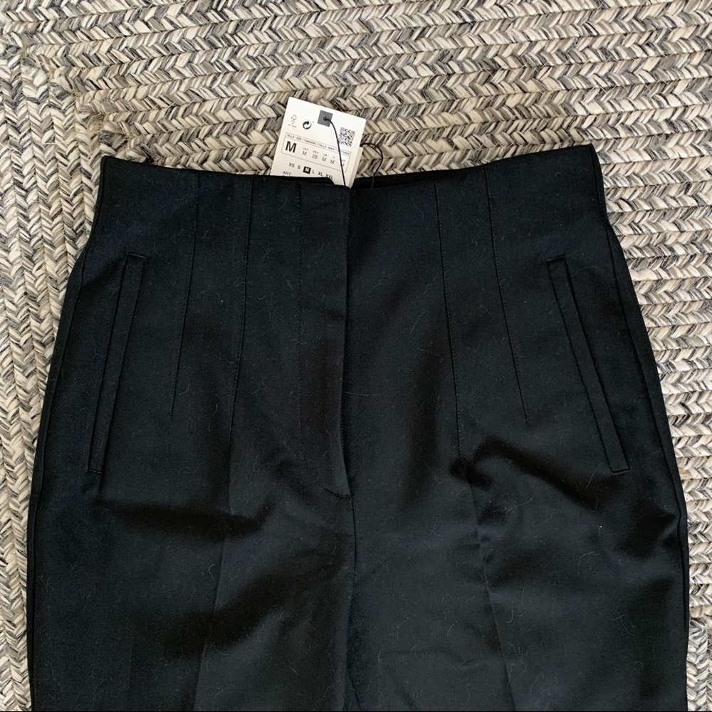 Black Pleated Trousers w/ Pockets (new with tags!)